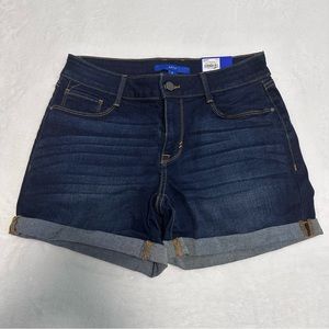 APT 9 shorts